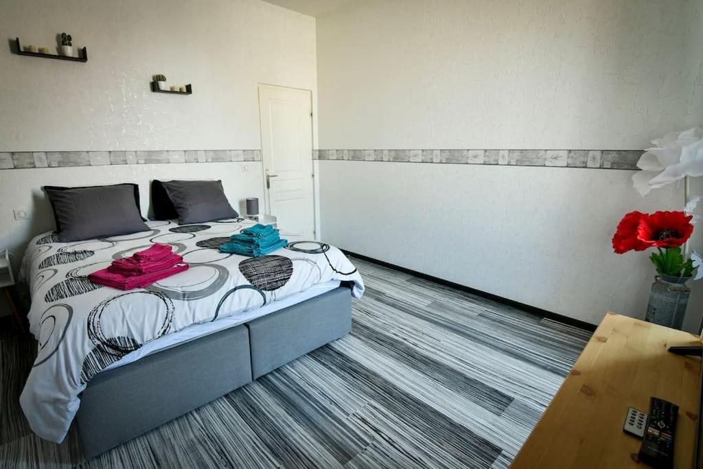 Grand Appartement De Haut Standing En Centre-Ville Монлюсон Экстерьер фото